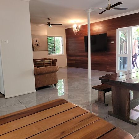 Travellers Paradise Cairns Ngoại thất bức ảnh Interior of the house