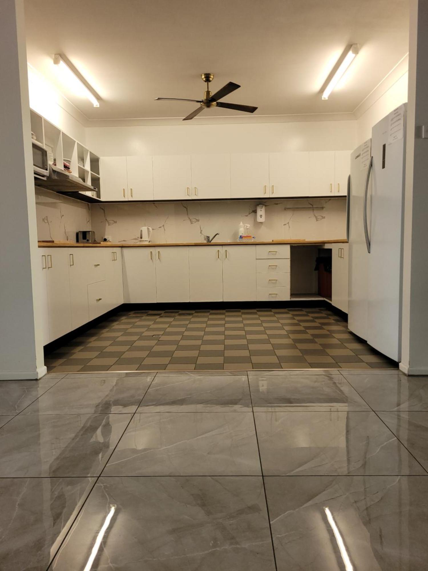 Travellers Paradise Cairns Ngoại thất bức ảnh A kitchen in a typical apartment